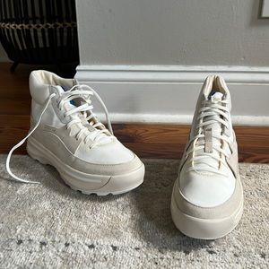 NWT Sorel Ona 503 Mid sneakers in chalk, sea salt; size 9